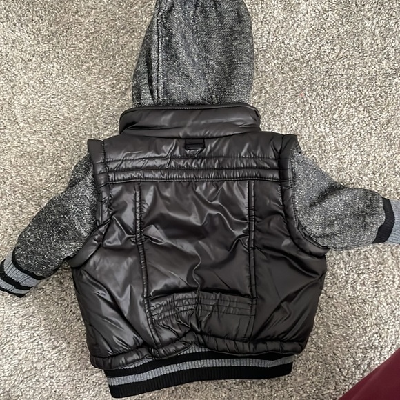 Baby hooded vest layer jacket - Picture 4 of 4